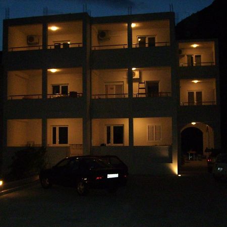 Apartments Ante أوميس المظهر الخارجي الصورة